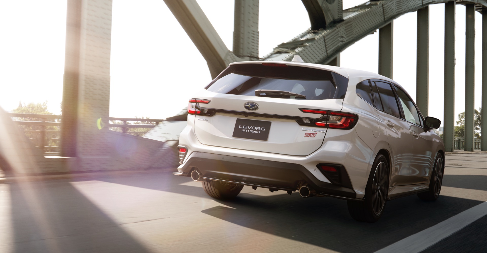 レヴォーグ STI Sport リヤスタイル