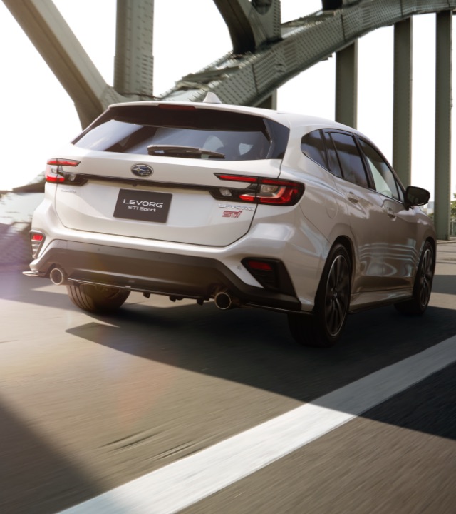 レヴォーグ STI Sport リヤスタイル